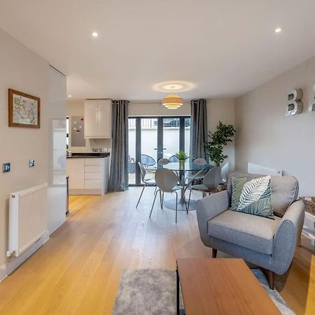Fantastic 3-Bed House With Parking Vila Bath Exterior foto