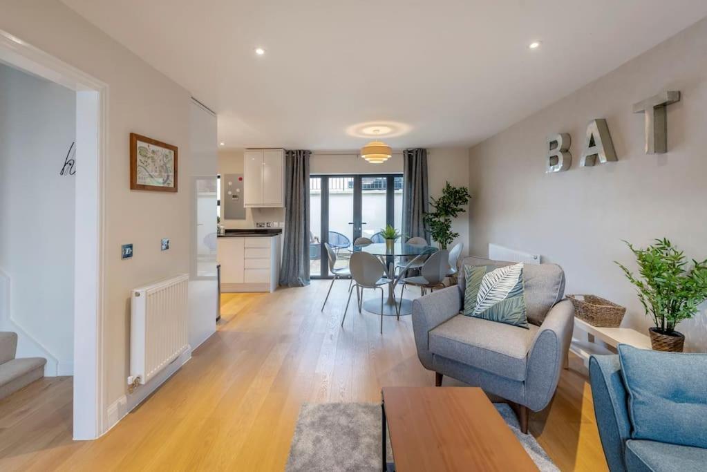 Fantastic 3-Bed House With Parking Vila Bath Exterior foto