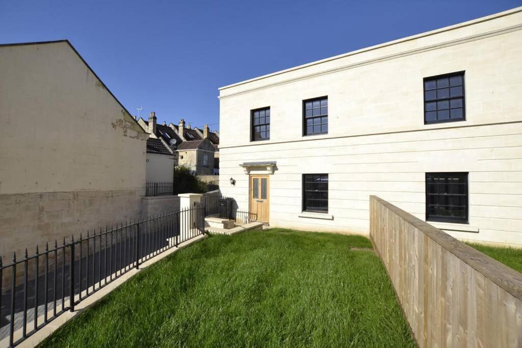 Fantastic 3-Bed House With Parking Vila Bath Exterior foto
