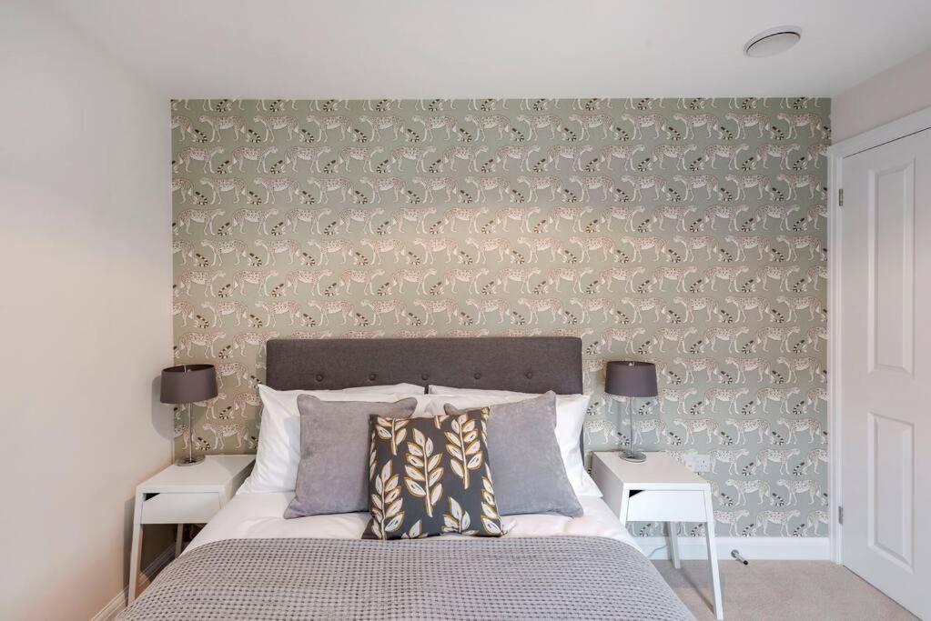 Fantastic 3-Bed House With Parking Vila Bath Exterior foto