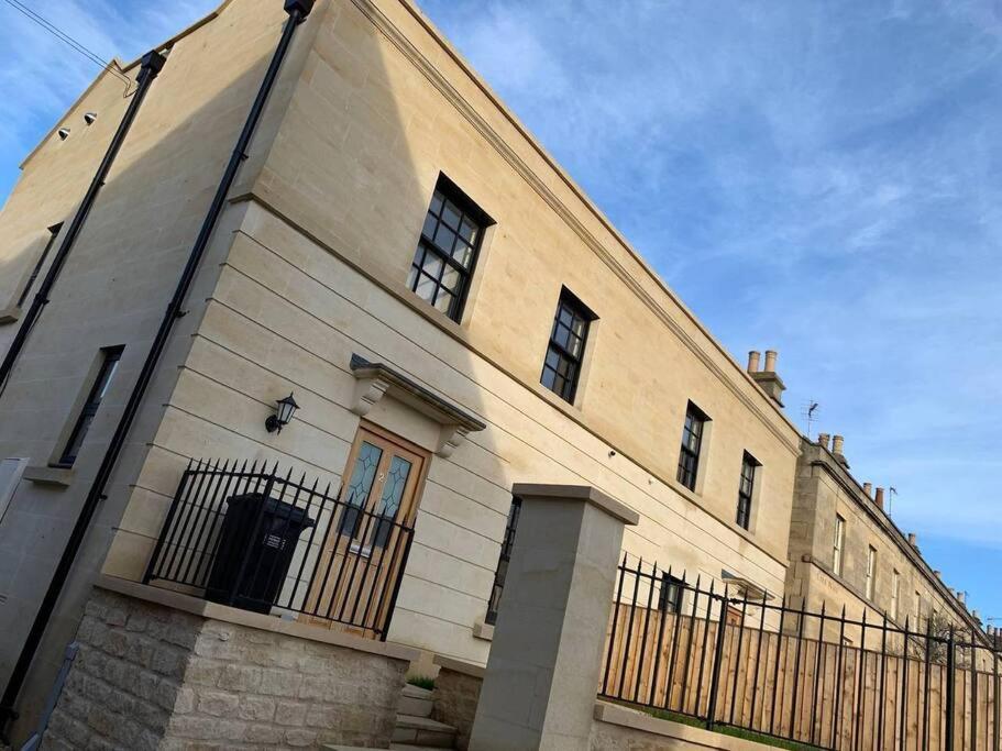 Fantastic 3-Bed House With Parking Vila Bath Exterior foto