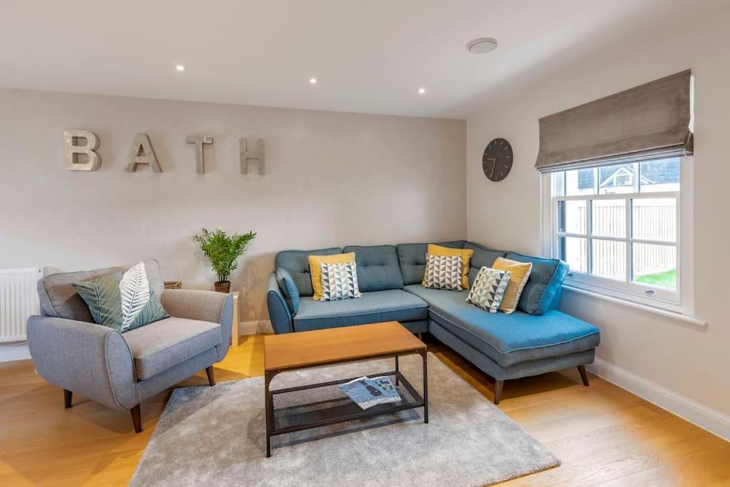 Fantastic 3-Bed House With Parking Vila Bath Exterior foto