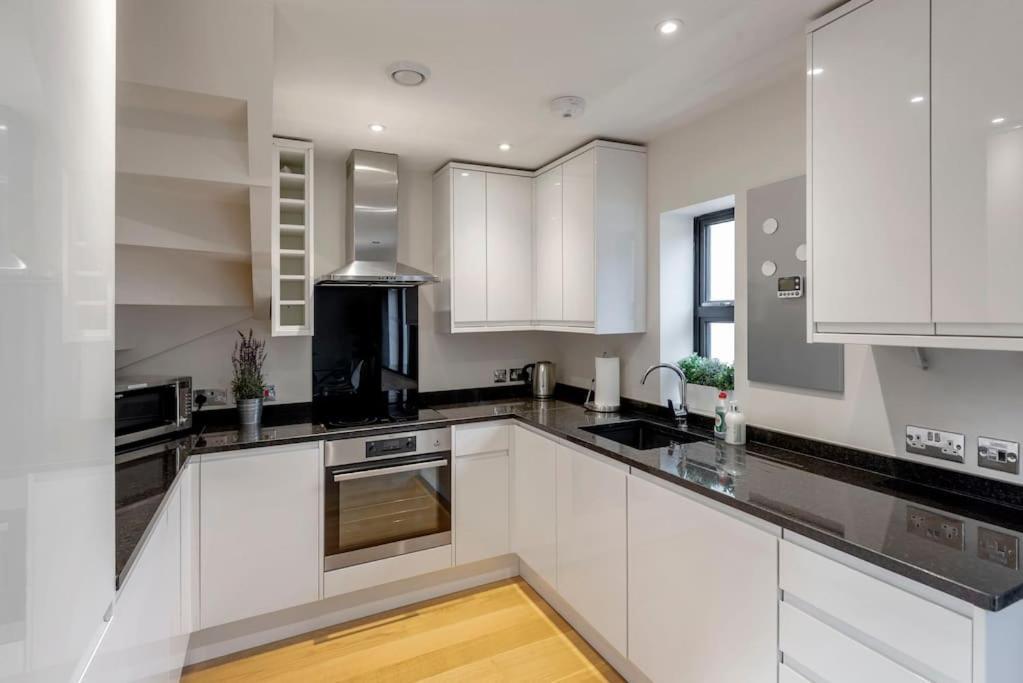 Fantastic 3-Bed House With Parking Vila Bath Exterior foto